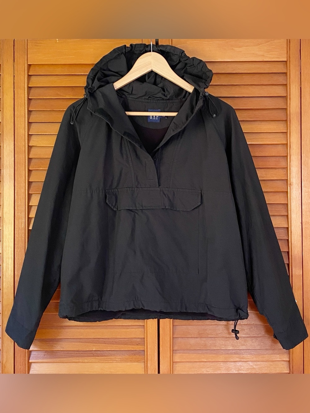 Vintage 90s GAP Jacket Women's Size Medium Black Nylon Hooded Y2K Windbreaker
